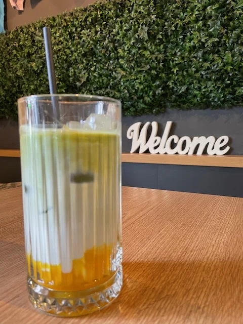 Iced Mango Matcha Latte (5dl)