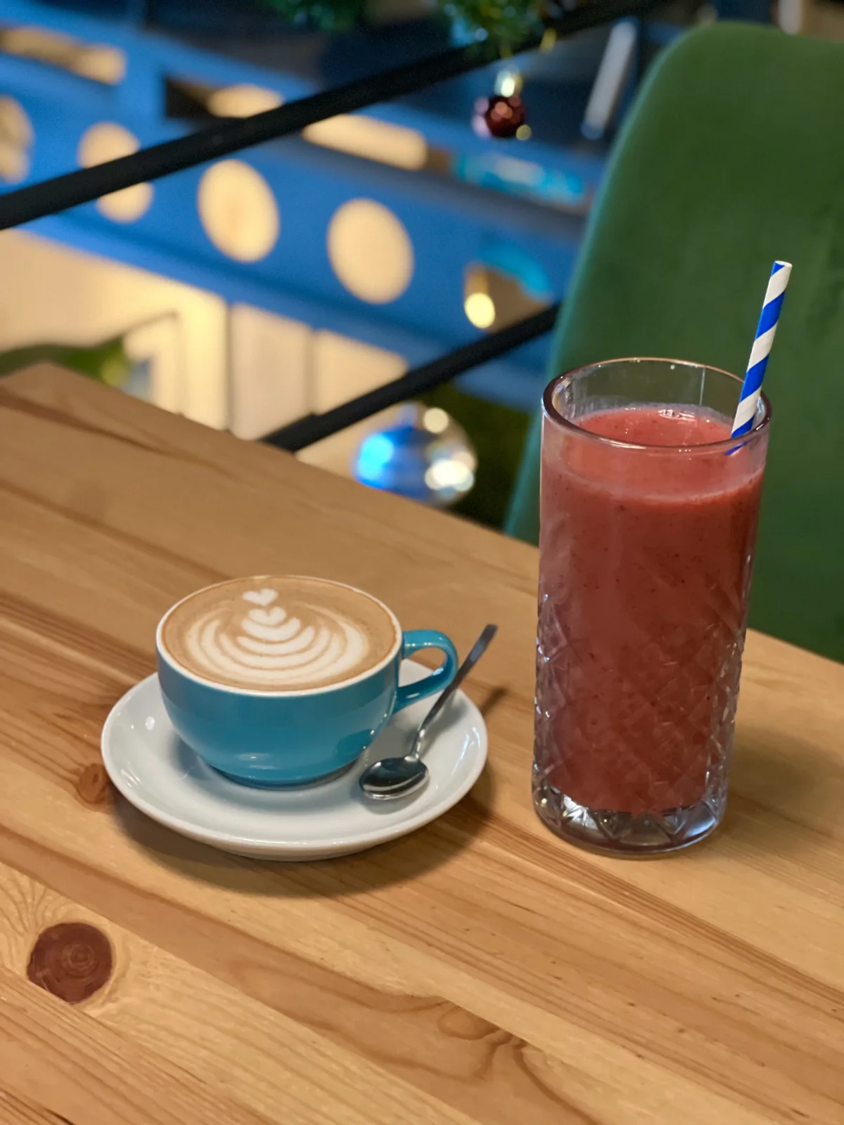 Smoothie and Coffee at R&B Cafe Roasters